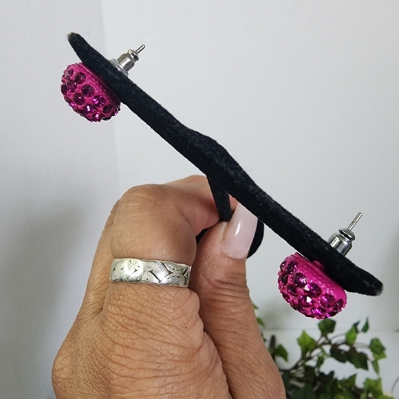 Silver Choker Necklace with Fuchsia Pink Dyed Agate Pendant Earrings Set - Picture 5 of 9